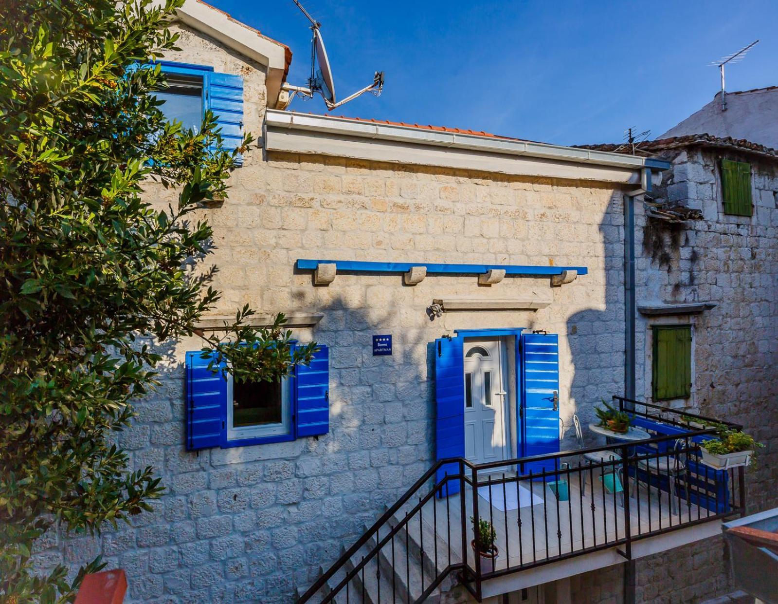 Apartment Rustik Kastela Exterior photo
